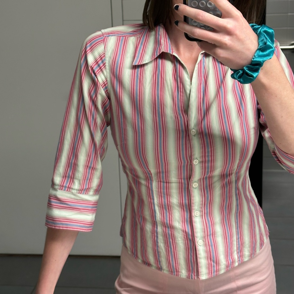 Cute Vintage Button down blouse